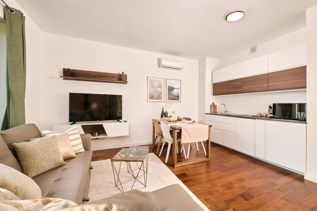 Brand New 1 Bedroom Apartment With Backyard Near The Beach! 포레치 외부 사진
