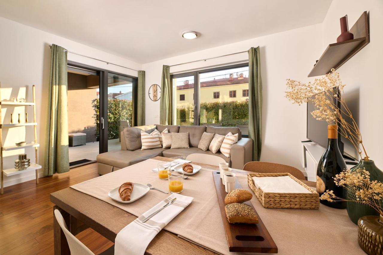 Brand New 1 Bedroom Apartment With Backyard Near The Beach! 포레치 외부 사진